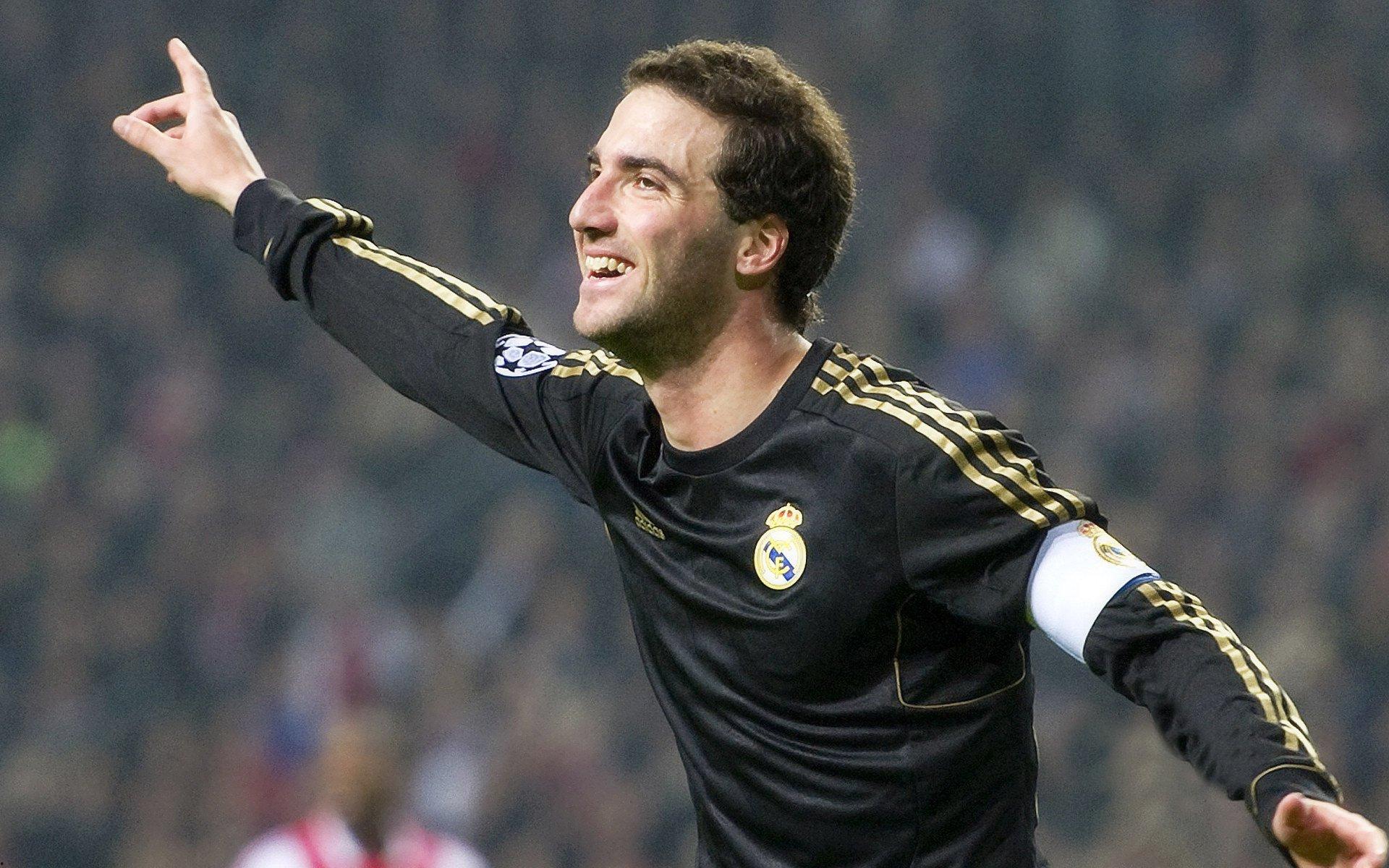 纳达尔逆转晋级法网四强 鏖战五小时展现王者韧性